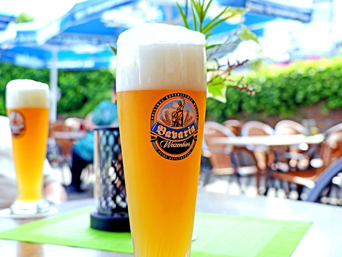 Отель Restaurant Gruener Baum Leidersbach Экстерьер фото