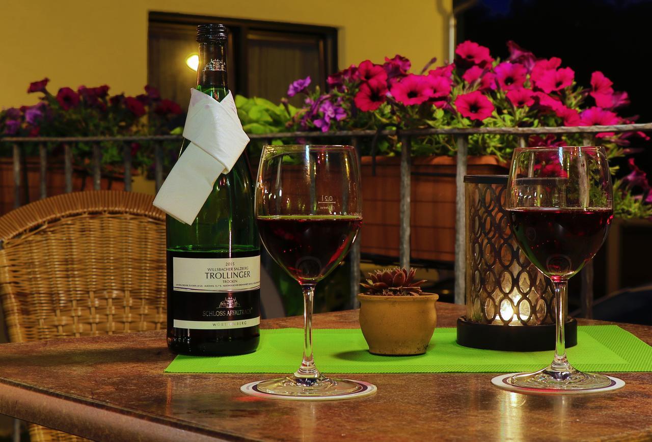 Отель Restaurant Gruener Baum Leidersbach Экстерьер фото